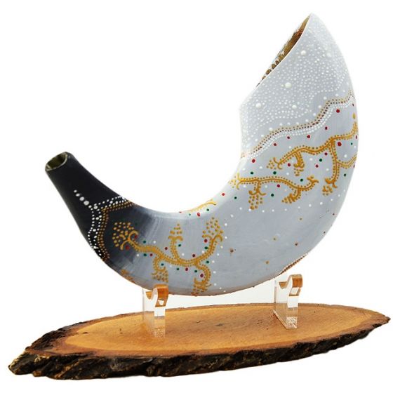 decorated painted rams horn branch shofar
