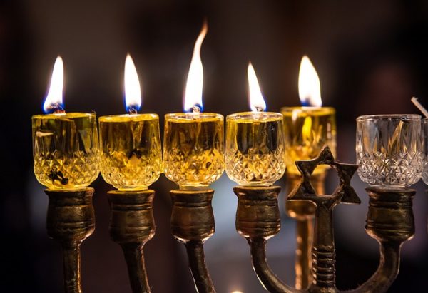 oil menorah for hanukkah