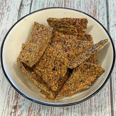 Crunchy gluten-free quinoa crackers