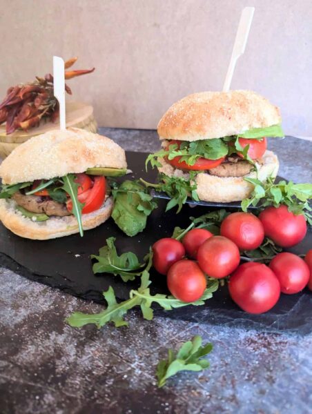 Spicy jackfruit burger